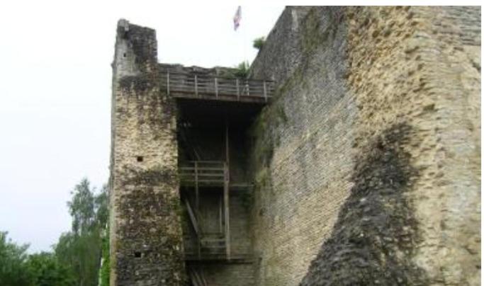Le Puits Fortifie Salives Kültér fotó