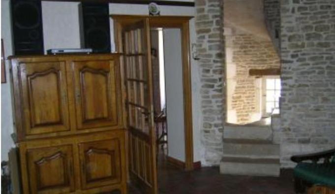 Le Puits Fortifie Salives Kültér fotó